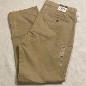 Men’s Gap Khaki Pant